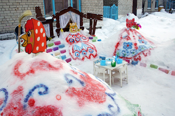 Горка из снега своими руками для детского сада